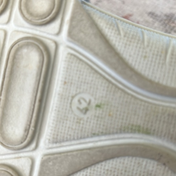 Size 42 Rieker slip on no tie shoes - Picture 8 of 9